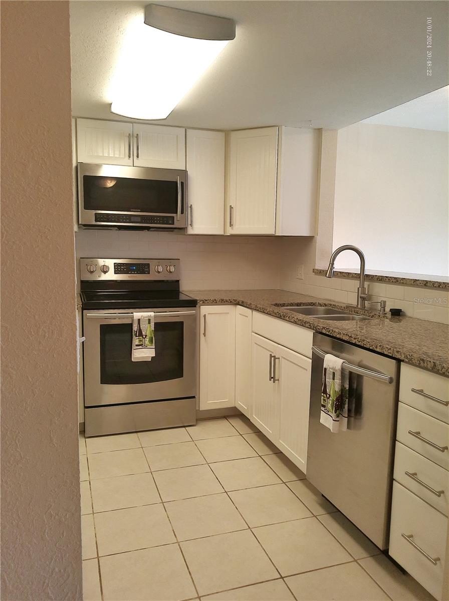 2000 WORLD PARKWAY BLVD #21, CLEARWATER, FL, 33763