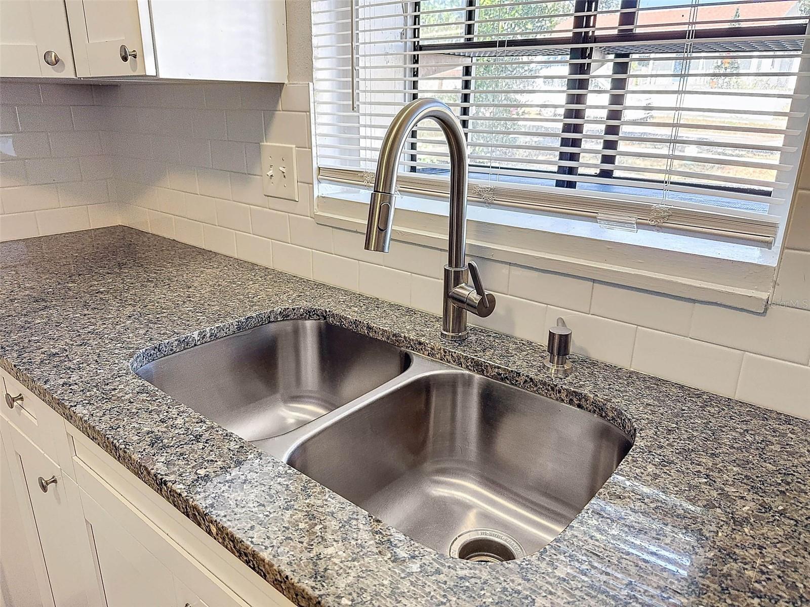 1116 E BOYER ST, TARPON SPRINGS, FL, 34689