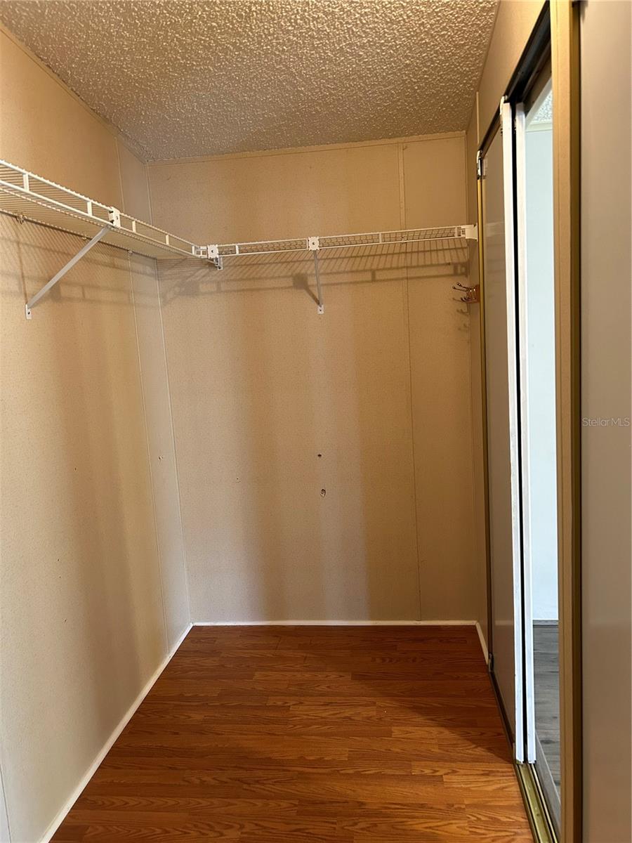 107 STRAWBERRY JUNCTION LN, VALRICO, FL, 33594
