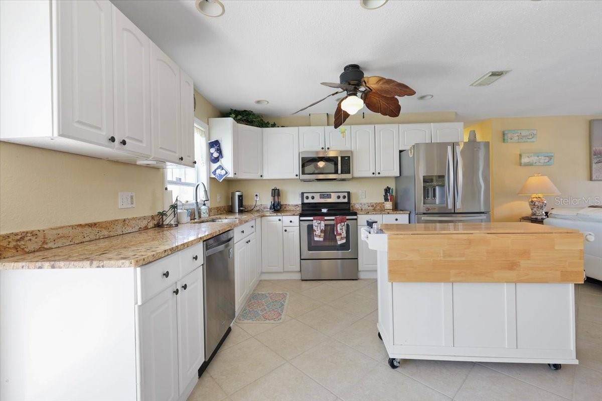 93 ROTONDA CIR, ROTONDA WEST, FL, 33947