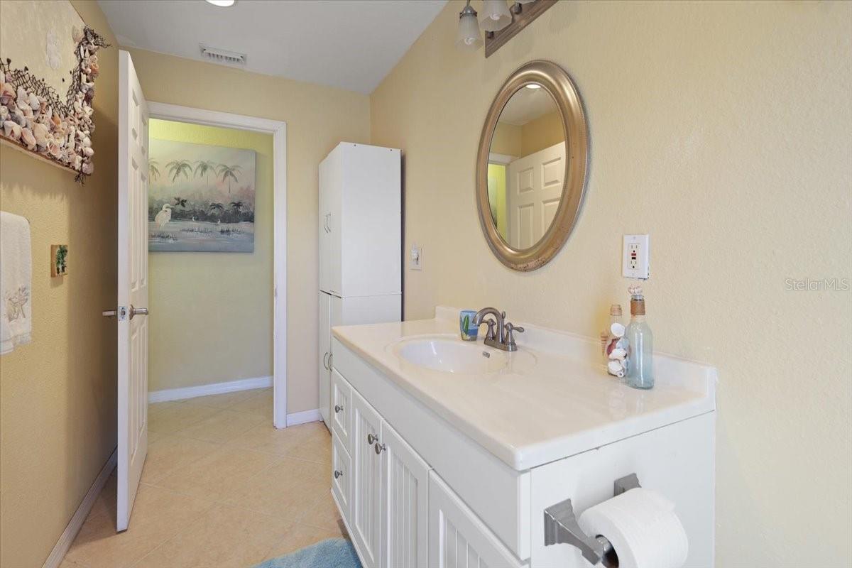 93 ROTONDA CIR, ROTONDA WEST, FL, 33947