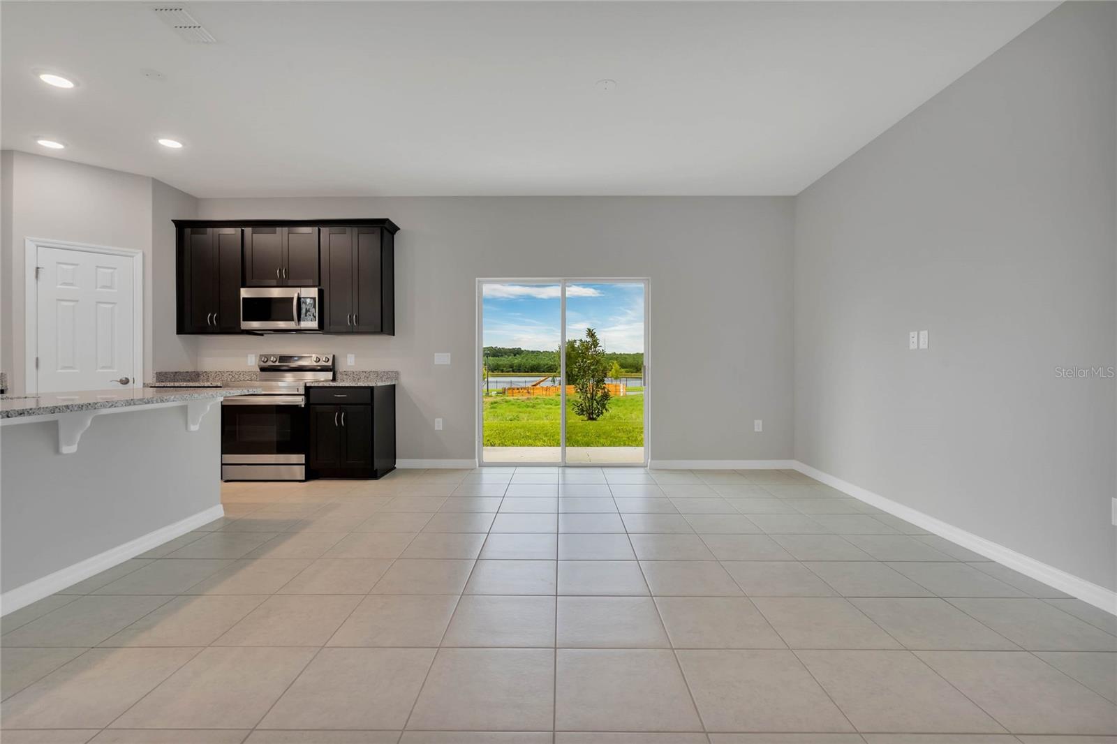1682 BLUE LAGOON CIR, MASCOTTE, FL, 34753