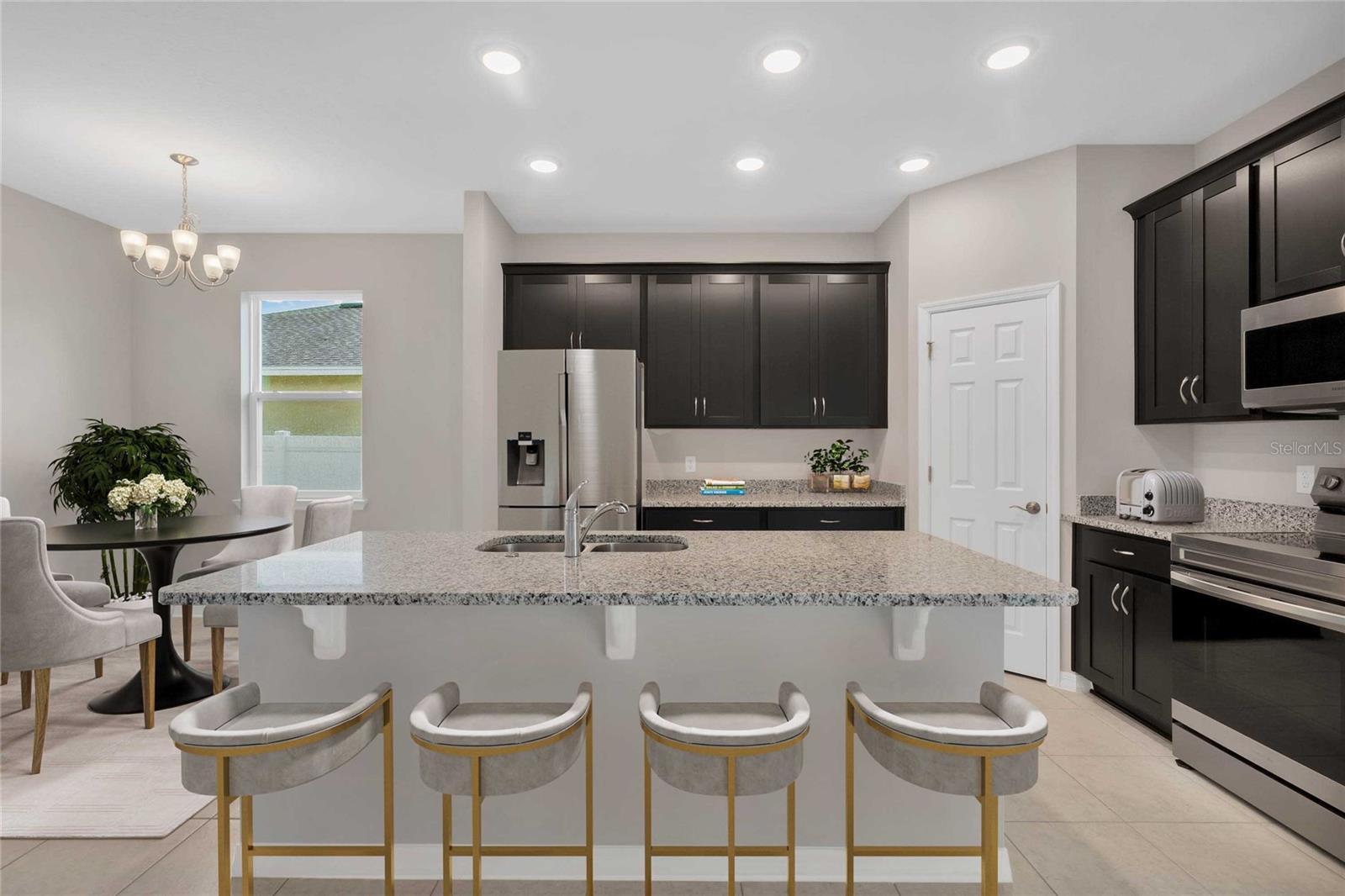 1682 BLUE LAGOON CIR, MASCOTTE, FL, 34753