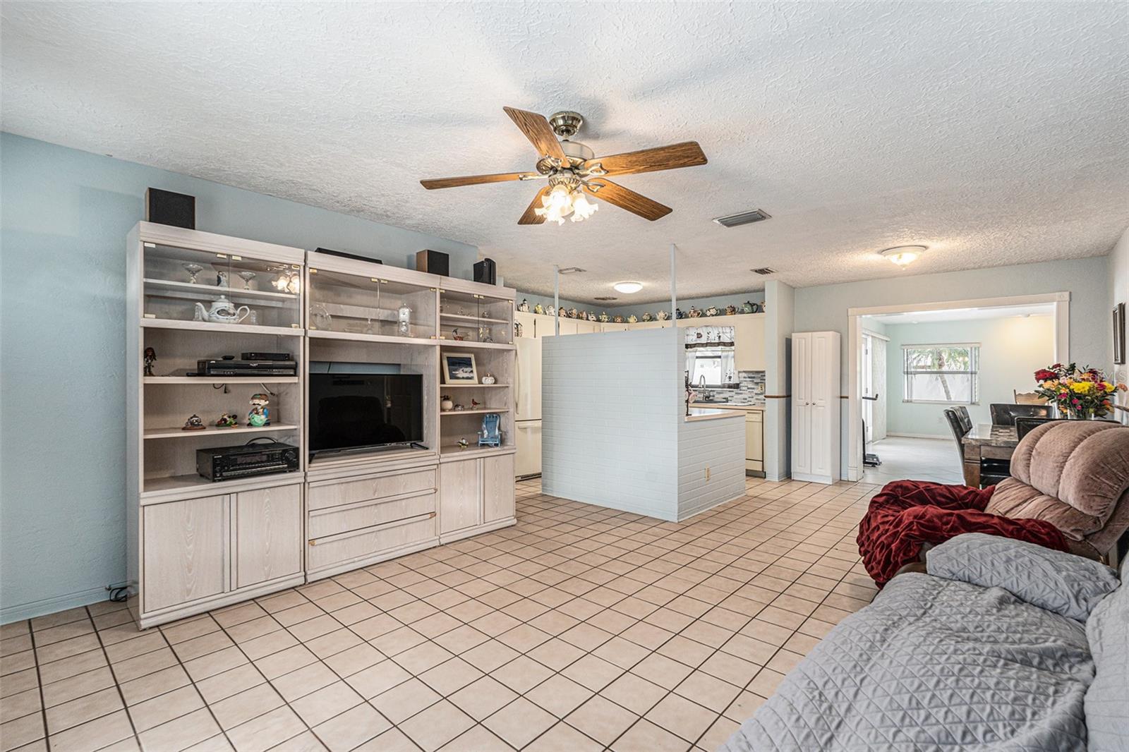 2833 56TH LN N, ST PETERSBURG, FL, 33710