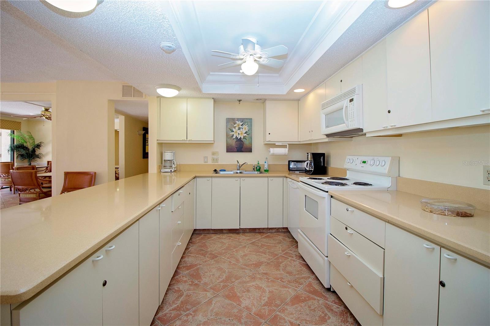 1001 BENJAMIN FRANKLIN DR #110, SARASOTA, FL, 34236