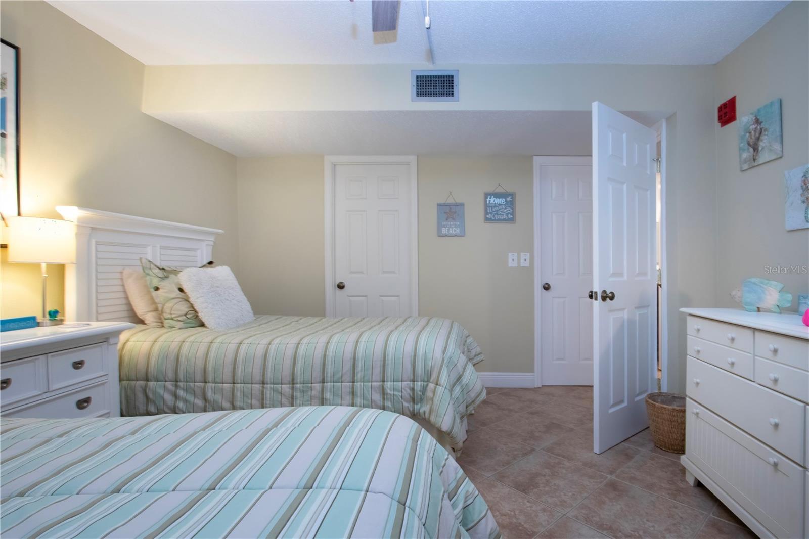 1001 BENJAMIN FRANKLIN DR #110, SARASOTA, FL, 34236