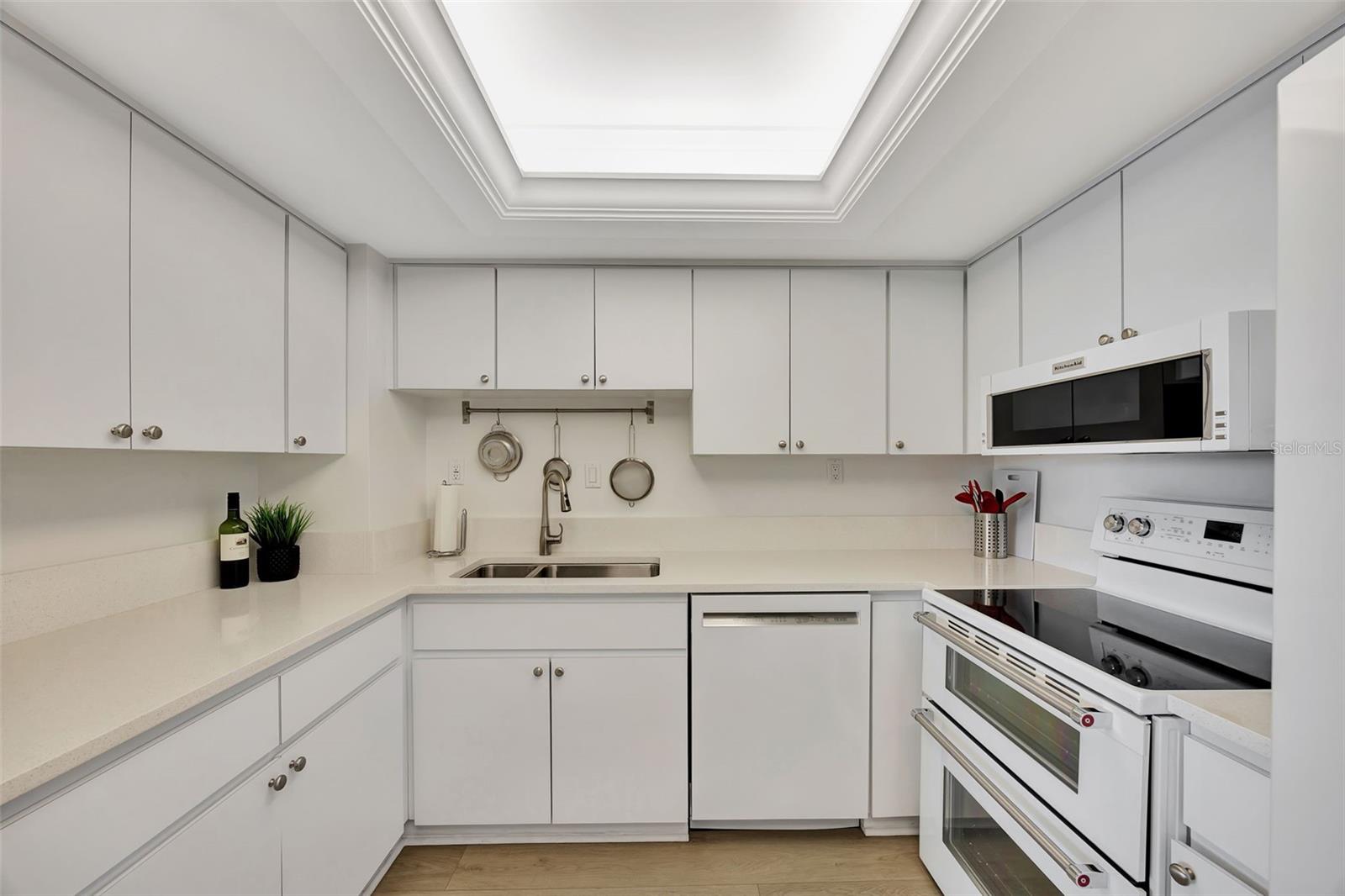 400 ISLAND WAY #903, CLEARWATER BEACH, FL, 33767