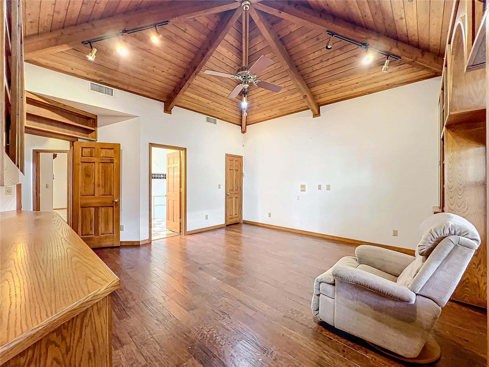 1130 ELYSIUM BLVD, MOUNT DORA, FL, 32757