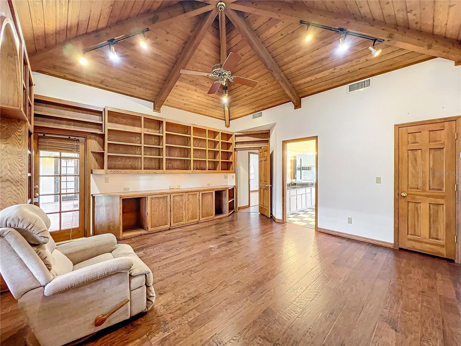 1130 ELYSIUM BLVD, MOUNT DORA, FL, 32757