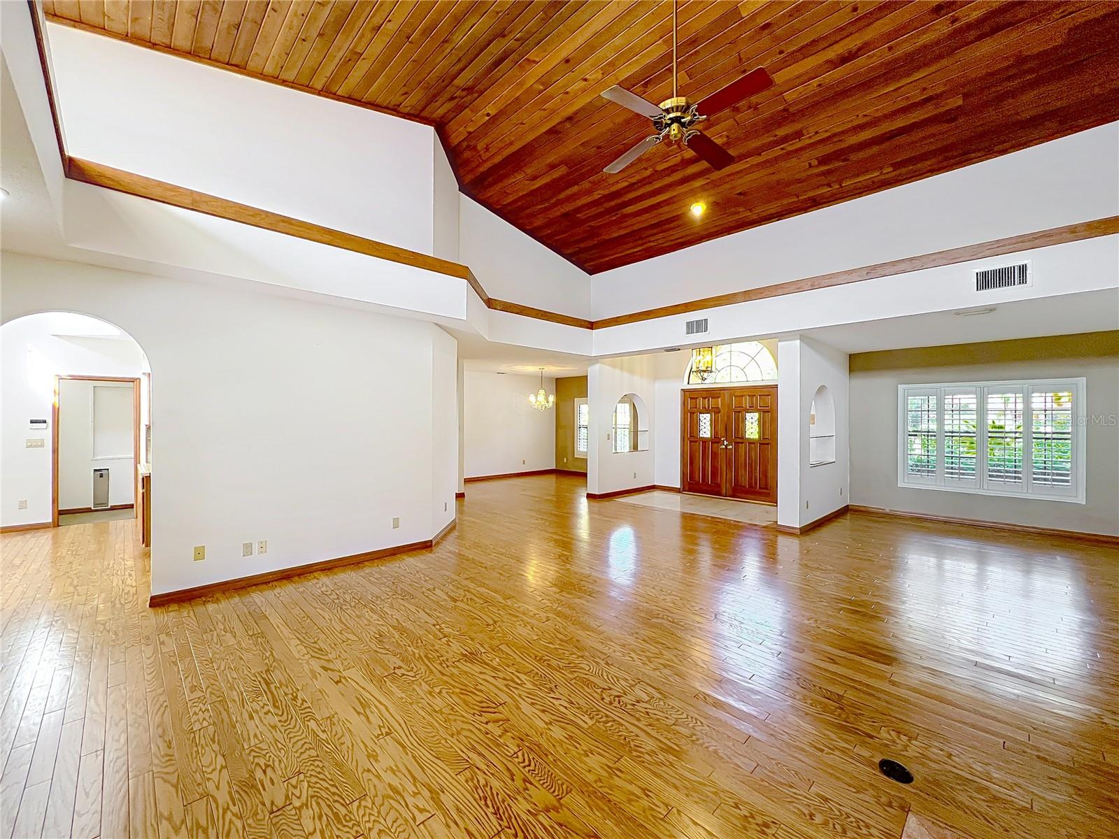 1130 ELYSIUM BLVD, MOUNT DORA, FL, 32757
