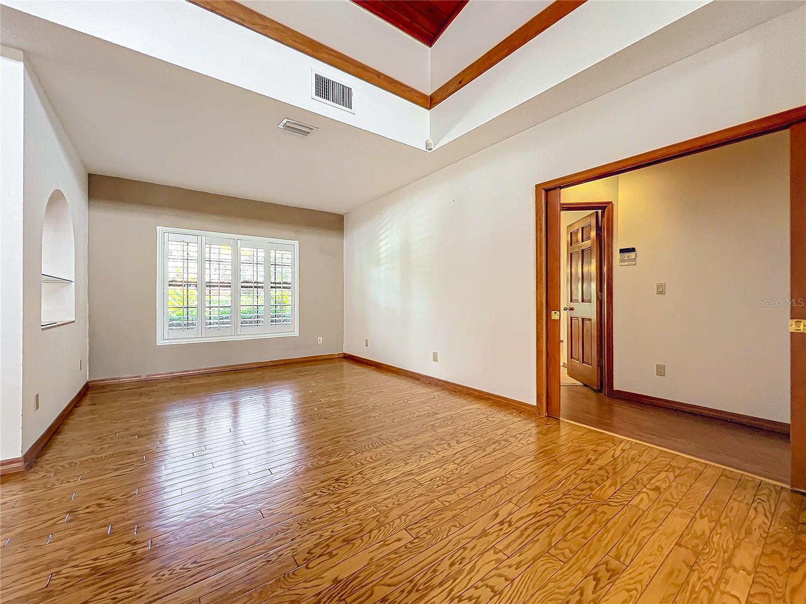 1130 ELYSIUM BLVD, MOUNT DORA, FL, 32757