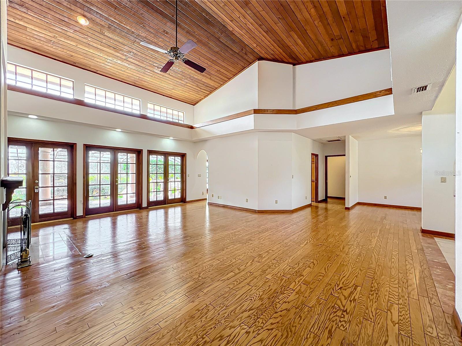 1130 ELYSIUM BLVD, MOUNT DORA, FL, 32757