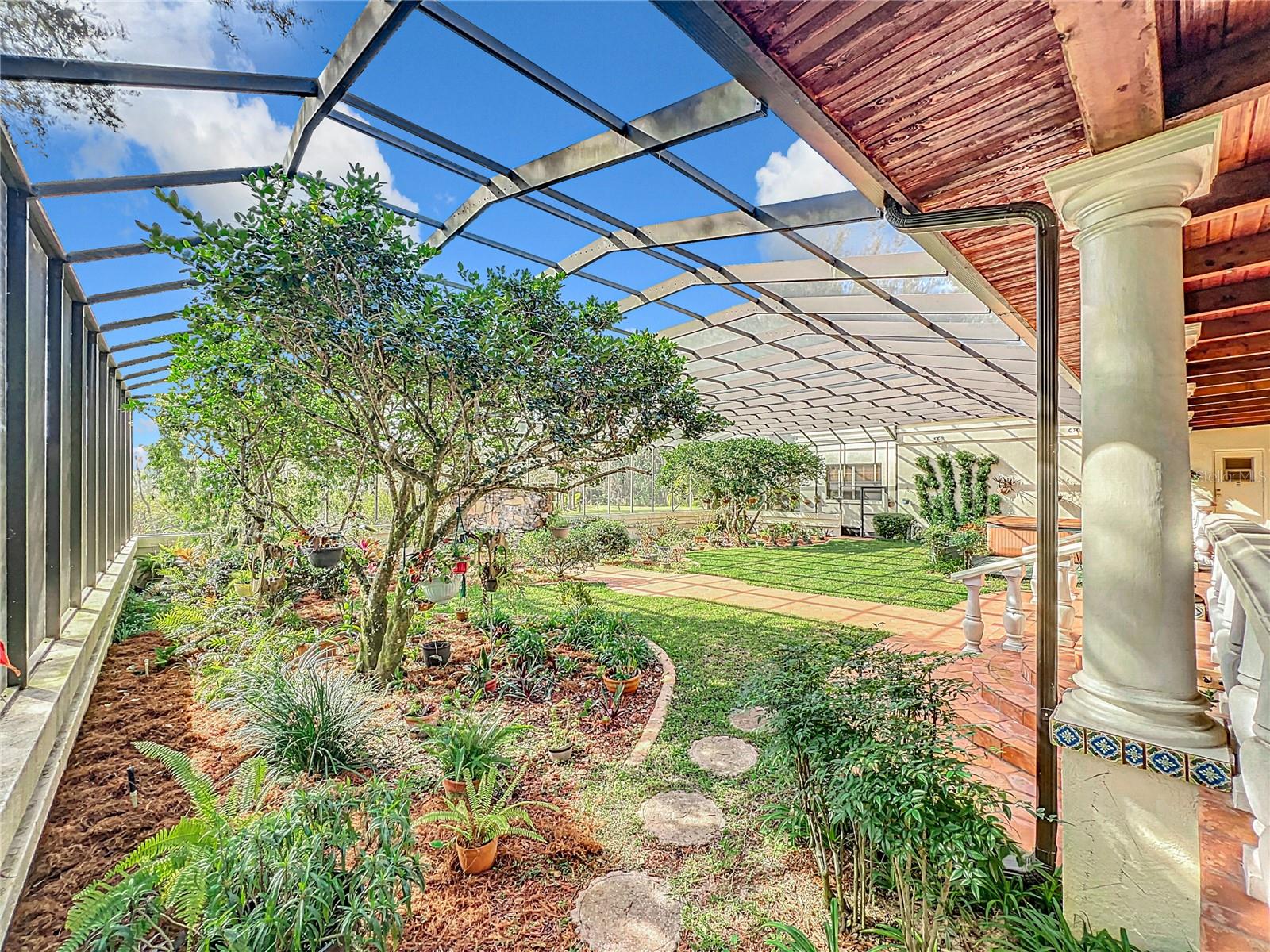 1130 ELYSIUM BLVD, MOUNT DORA, FL, 32757