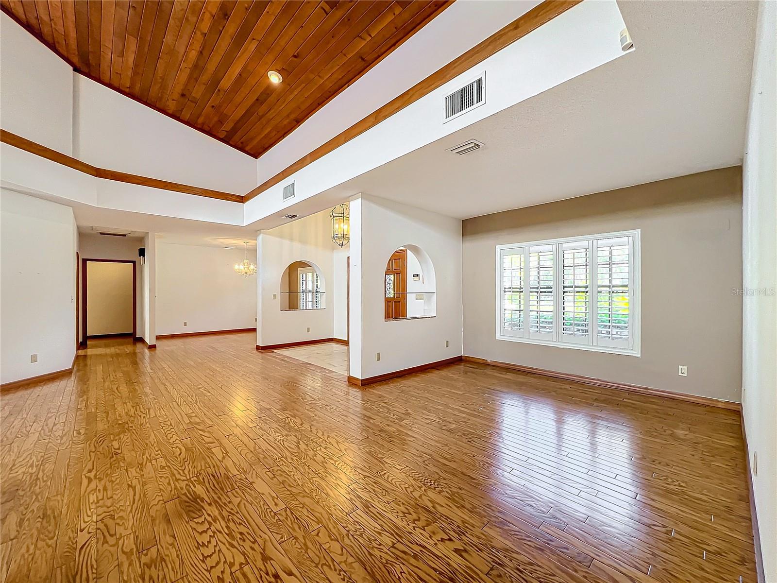 1130 ELYSIUM BLVD, MOUNT DORA, FL, 32757