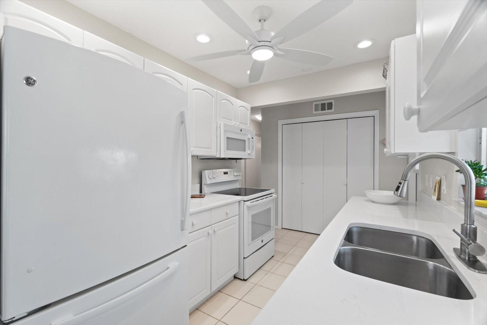 2145 PUEBLO CIR #V12, SARASOTA, FL, 34231