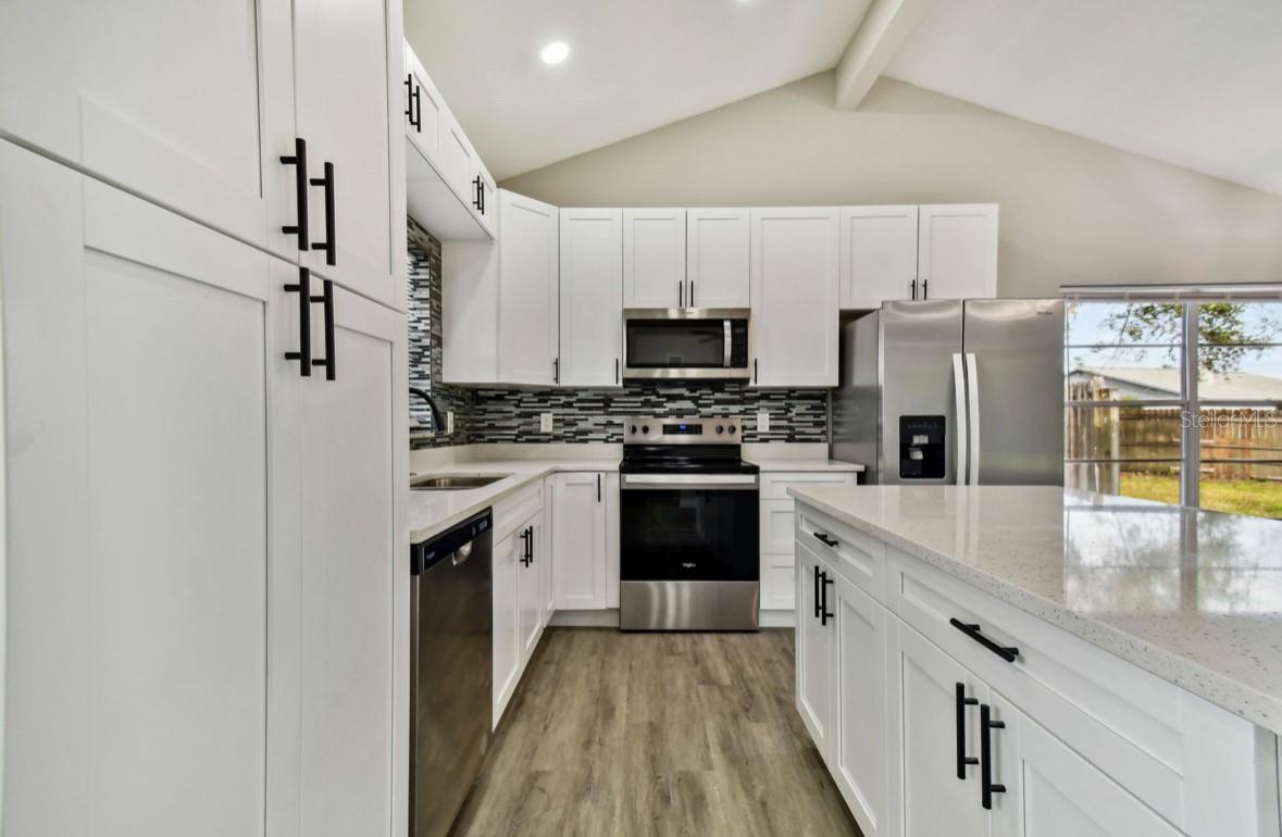 516 HIGHVIEW CIR N, BRANDON, FL, 33510