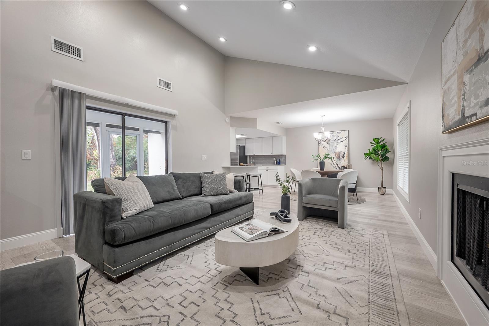1702 E FERN ST, TAMPA, FL, 33610
