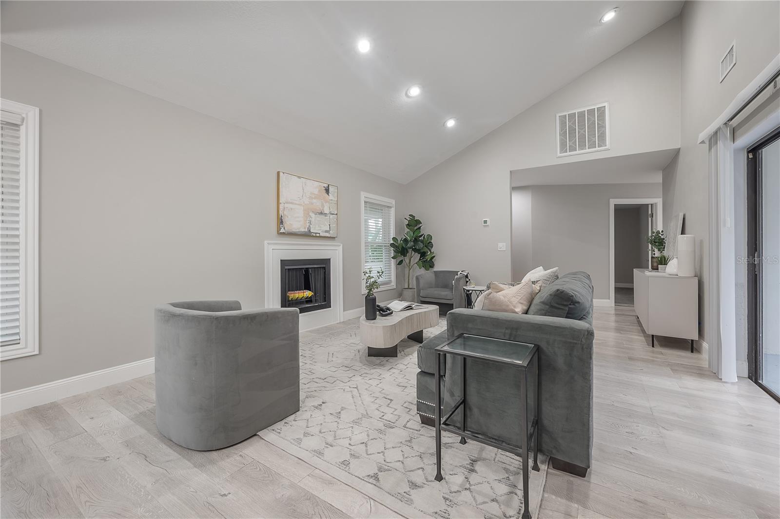 1702 E FERN ST, TAMPA, FL, 33610