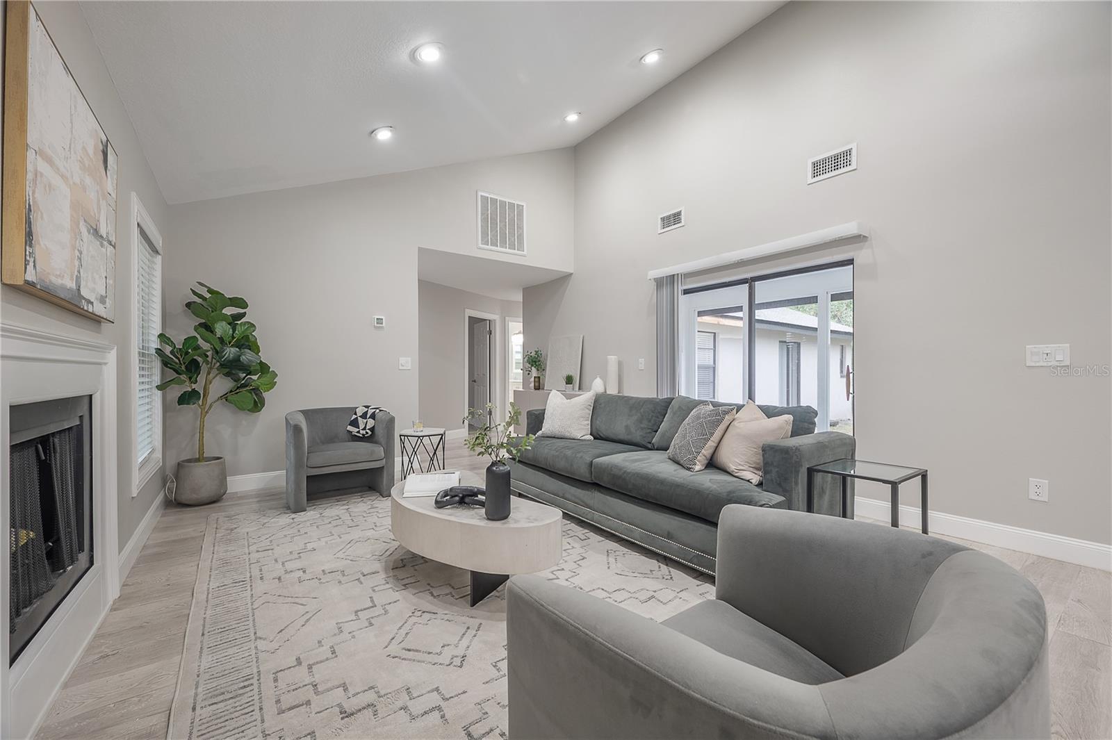 1702 E FERN ST, TAMPA, FL, 33610