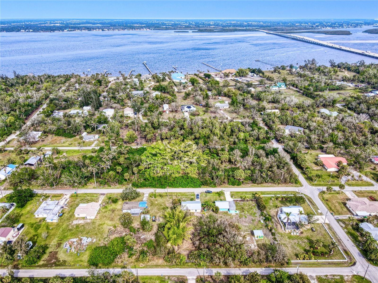 2115 MYRTLE AVE, PUNTA GORDA, FL, 33950
