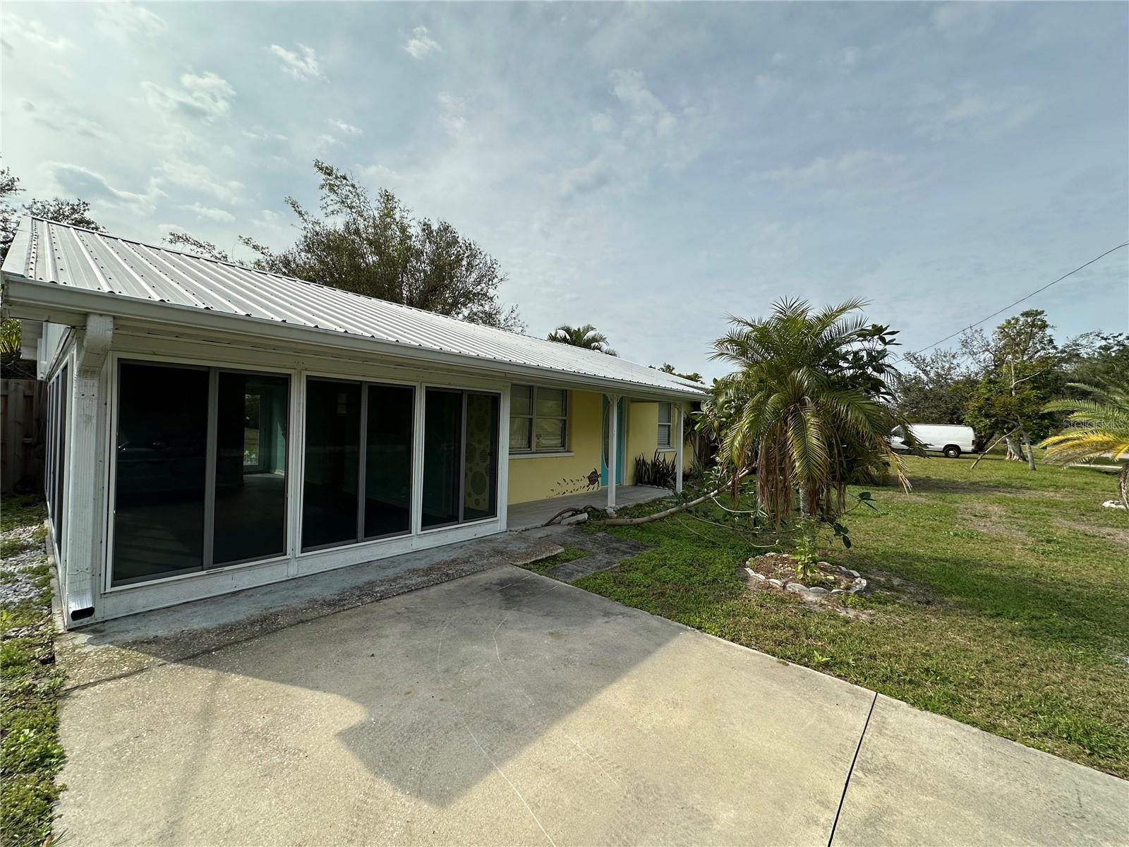 2115 MYRTLE AVE, PUNTA GORDA, FL, 33950