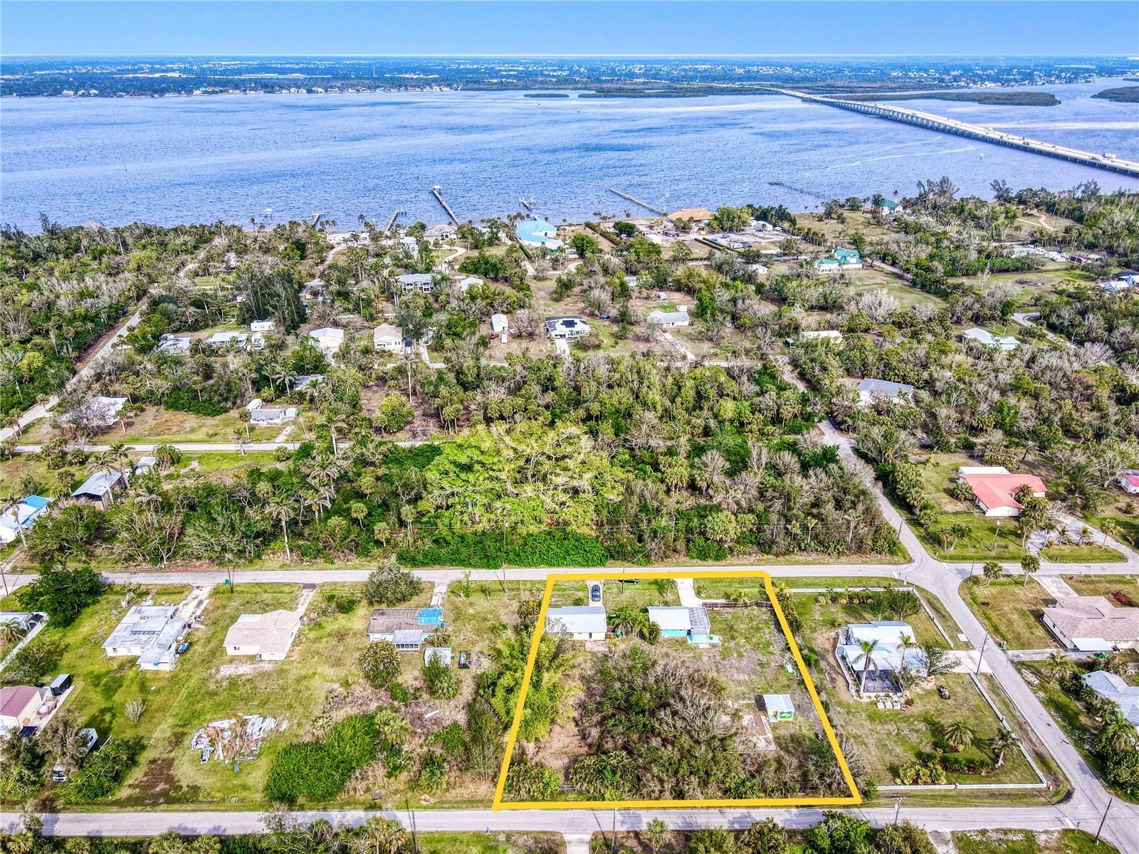 2115 MYRTLE AVE, PUNTA GORDA, FL, 33950