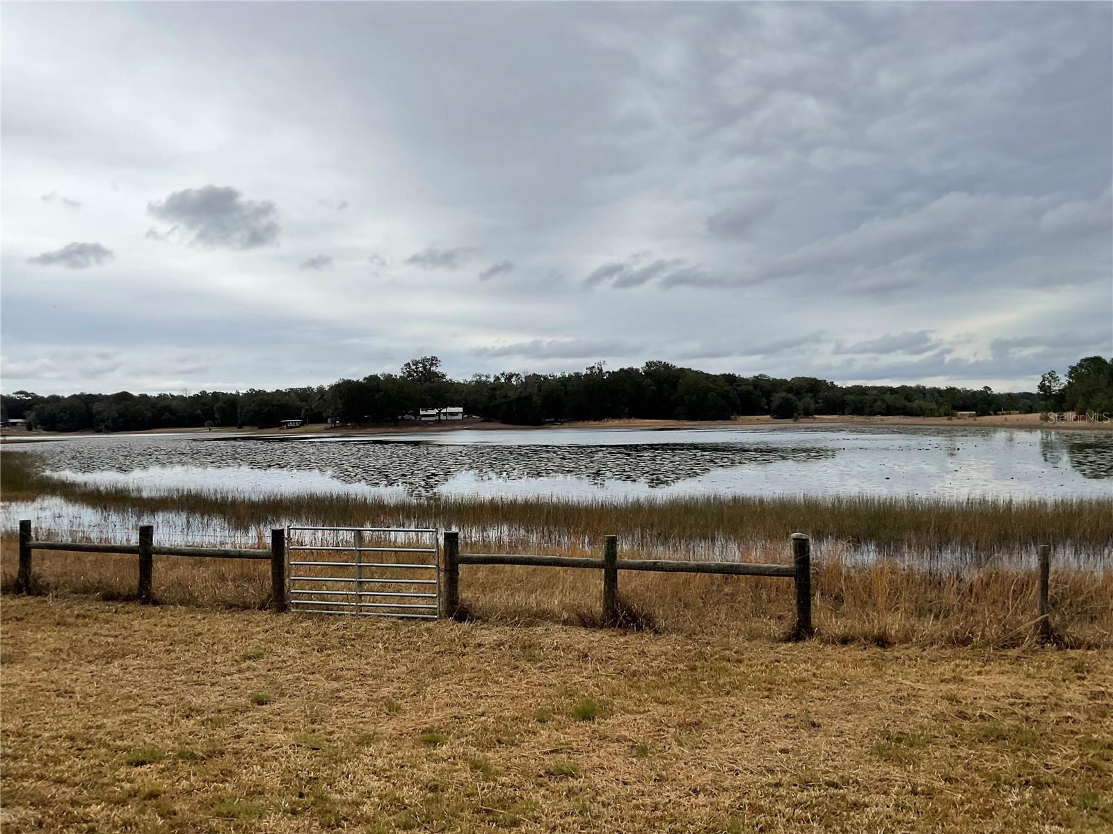 240 SWAN LAKE DR, MELROSE, FL, 32666