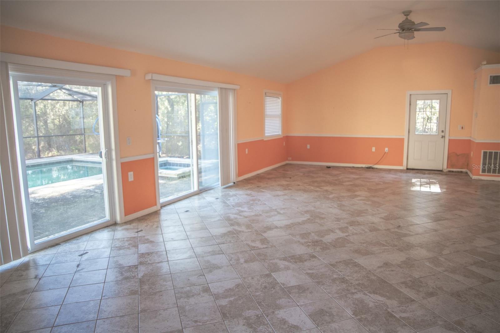240 SWAN LAKE DR, MELROSE, FL, 32666
