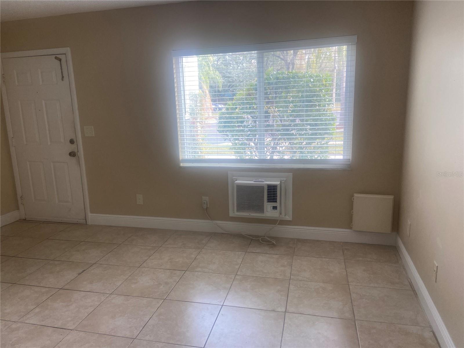 4133 DOLPHIN DR #4133, TAMPA, FL, 33617