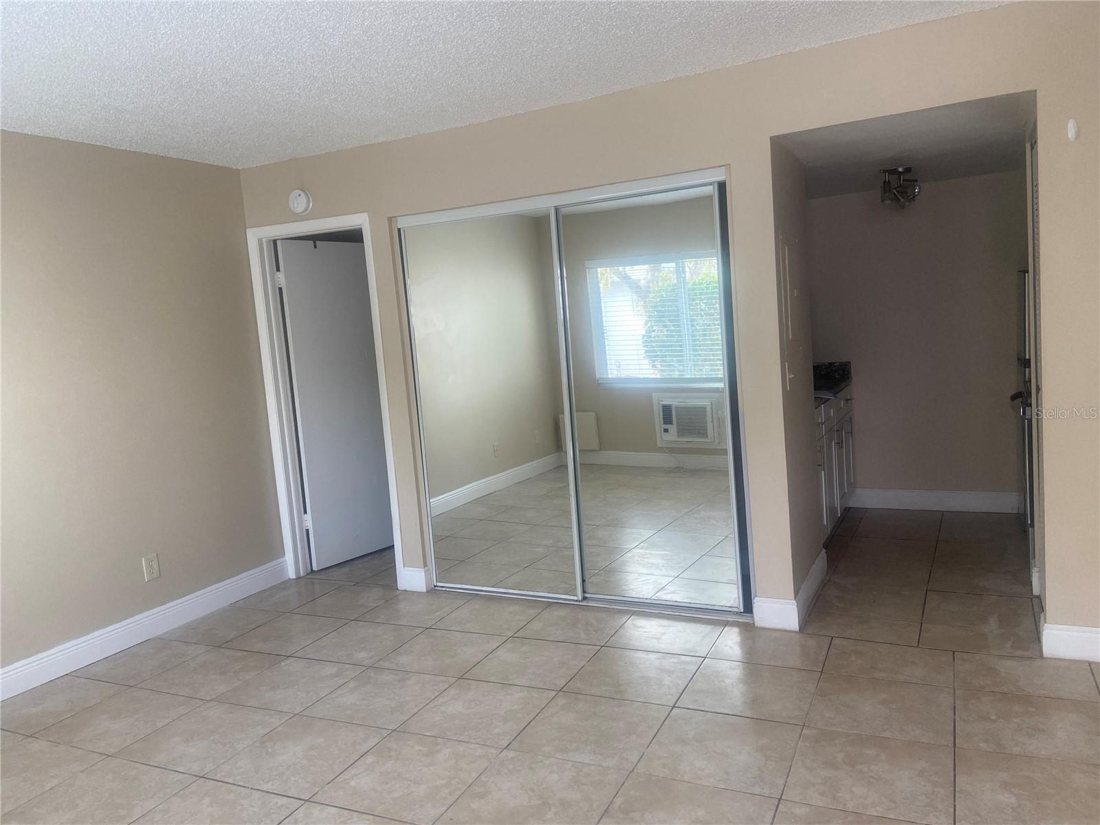 4133 DOLPHIN DR #4133, TAMPA, FL, 33617