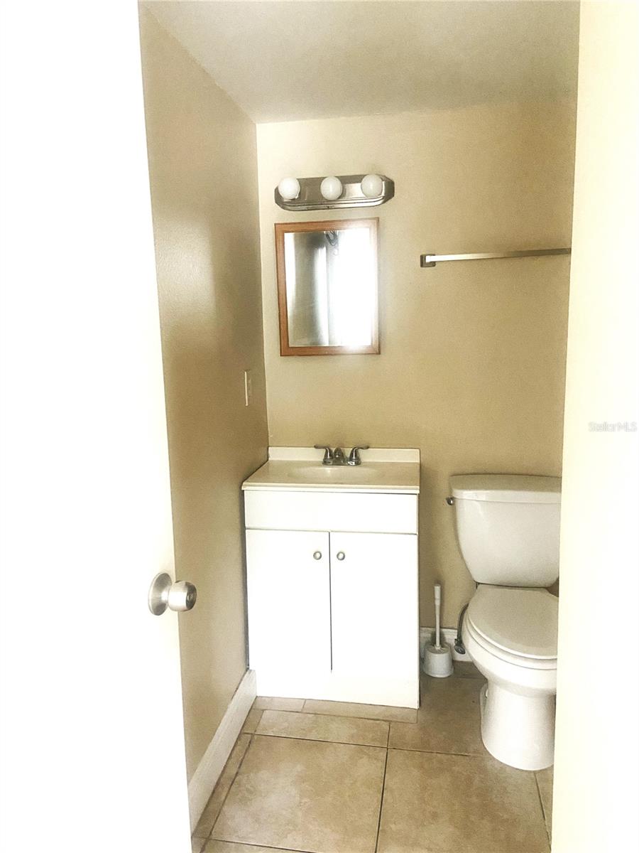 4133 DOLPHIN DR #4133, TAMPA, FL, 33617