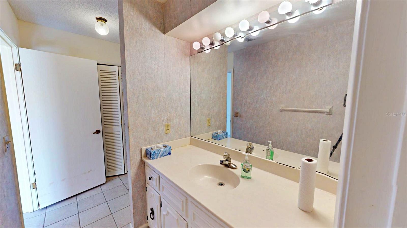 227 W LAKE INA DR, WINTER HAVEN, FL, 33884