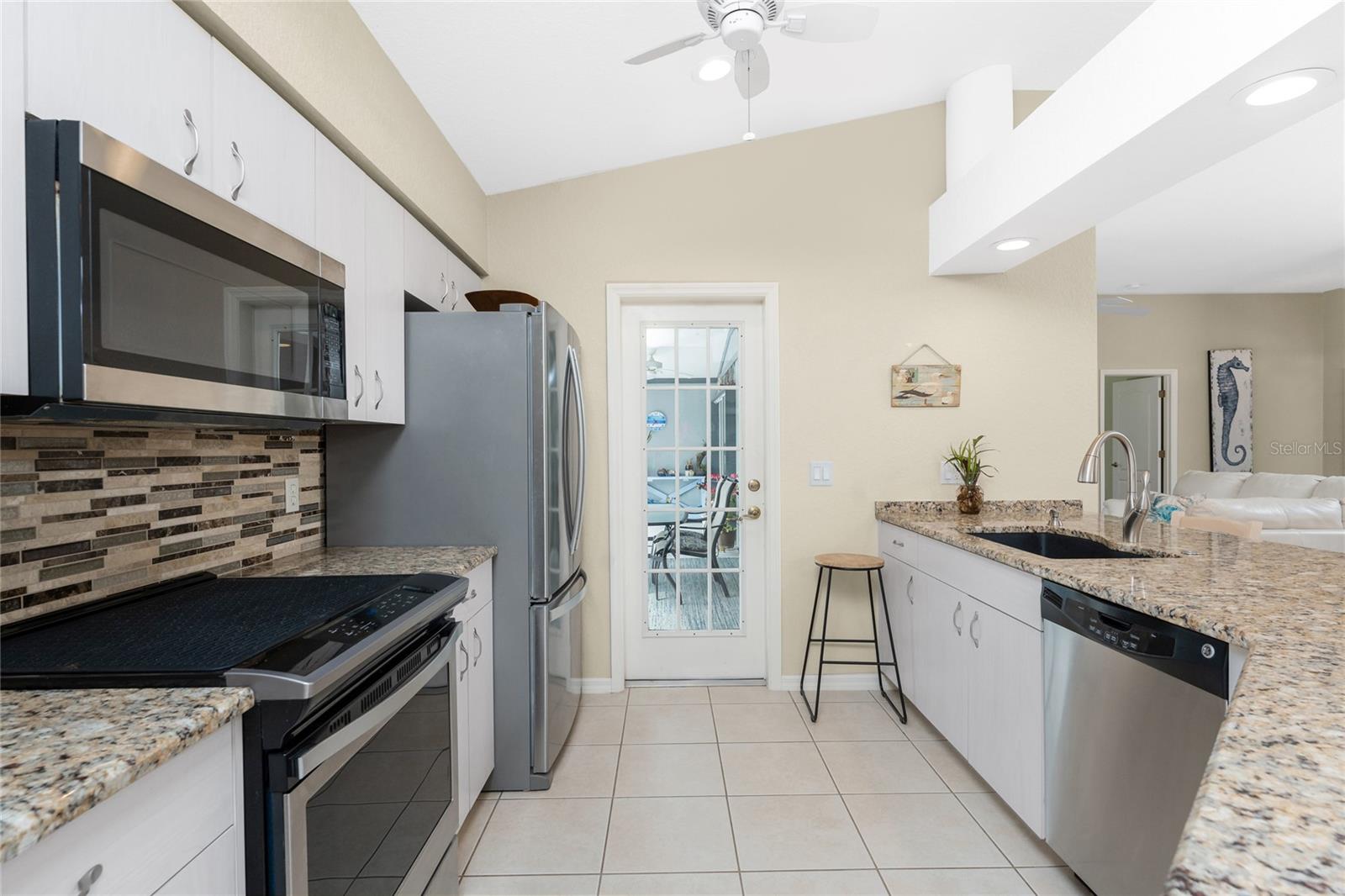 60 WHITE MARSH LN, ROTONDA WEST, FL, 33947