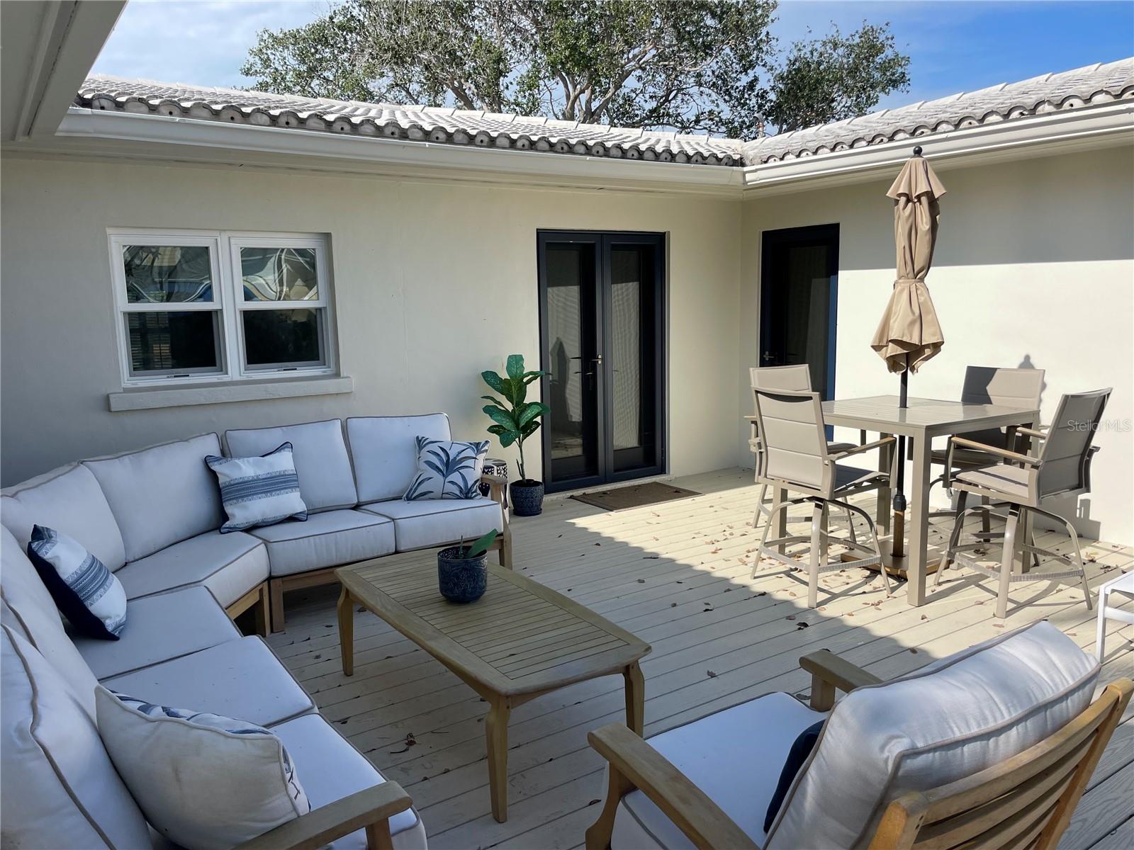 1041 ELDORADO AVE, CLEARWATER BEACH, FL, 33767