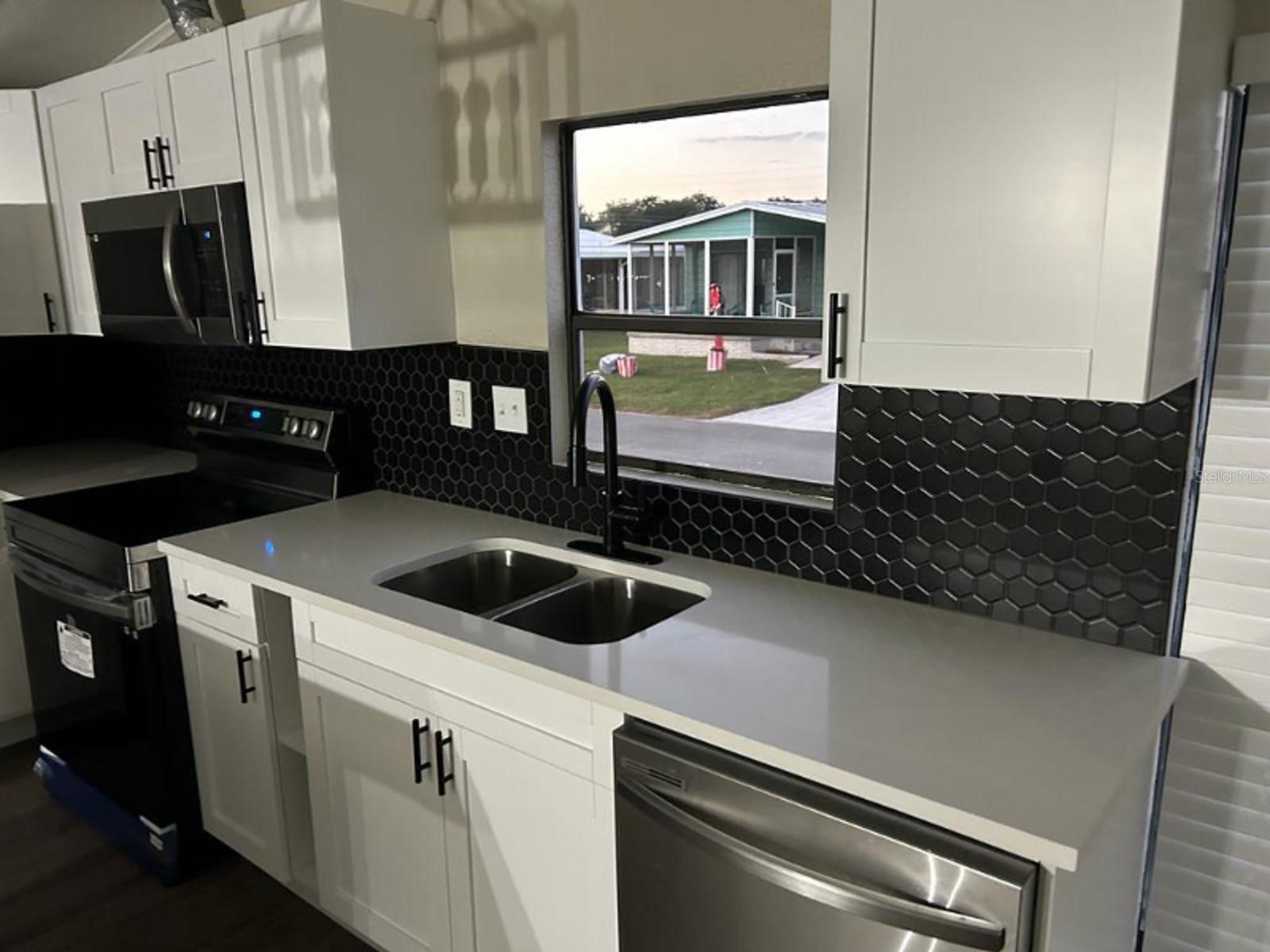 39638 SUNVALLEY DR, ZEPHYRHILLS, FL, 33542