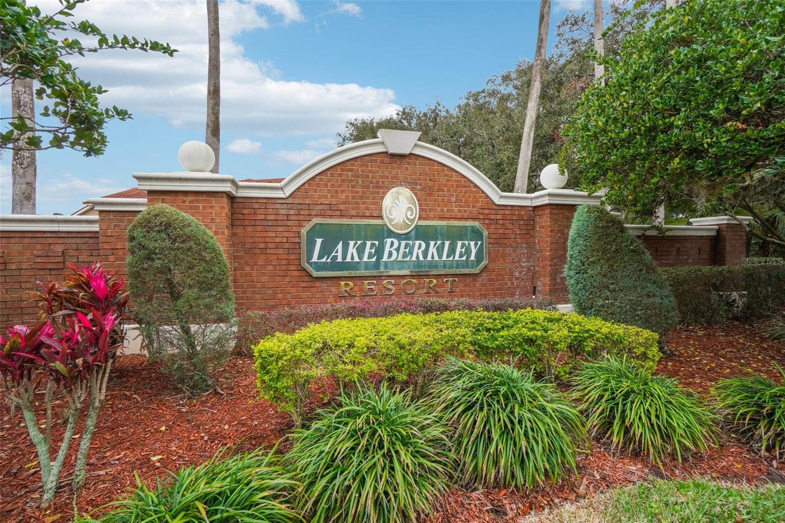 1023 LAKE BERKLEY DR, KISSIMMEE, FL, 34746