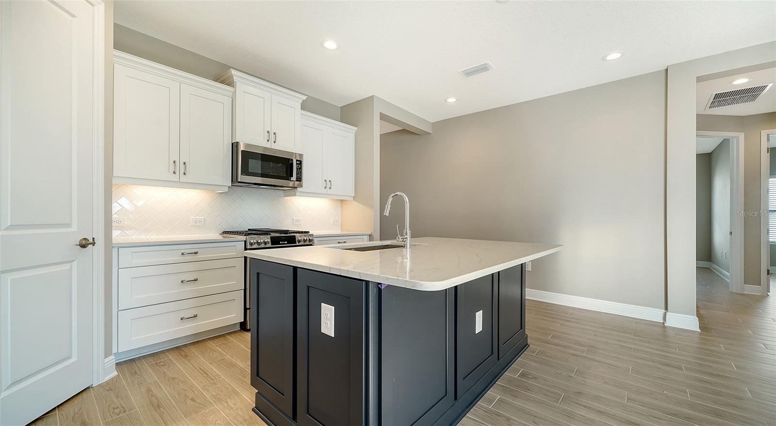 209 BRINDISI CIR, NOKOMIS, FL, 34275