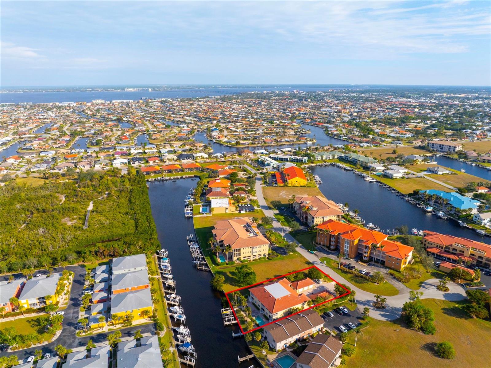 3329 PURPLE MARTIN DR #121, PUNTA GORDA, FL, 33950