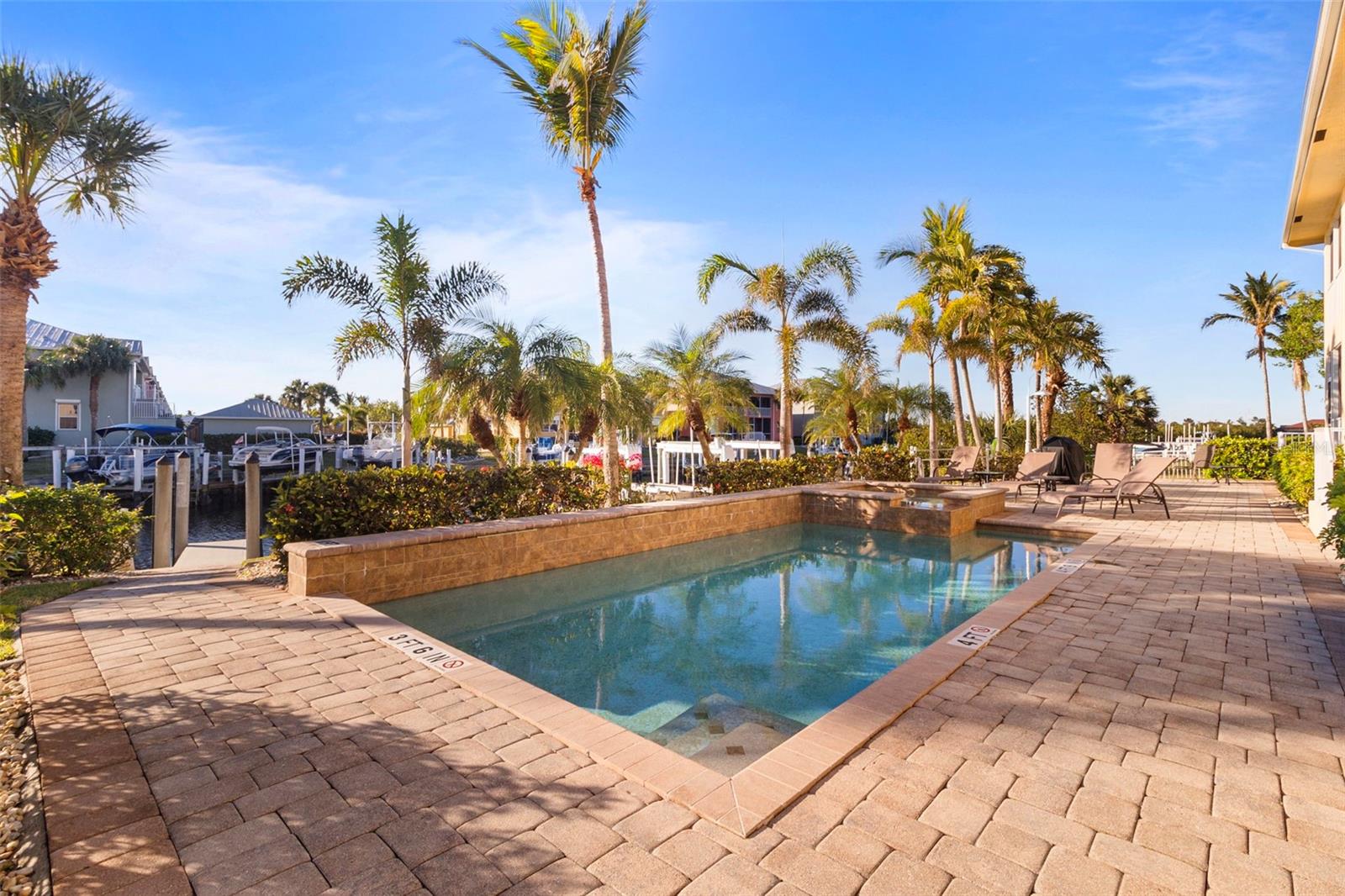 3329 PURPLE MARTIN DR #121, PUNTA GORDA, FL, 33950