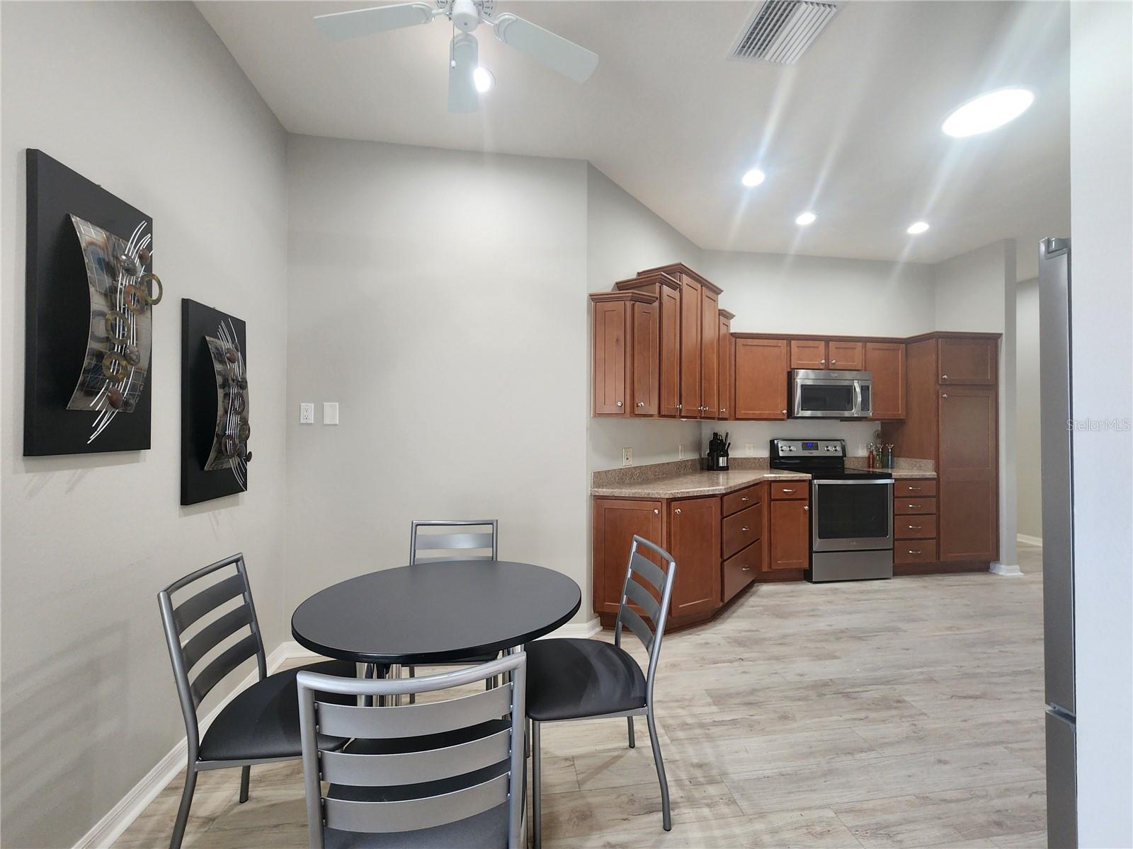 1577 HONEYVILLE LN, THE VILLAGES, FL, 32163