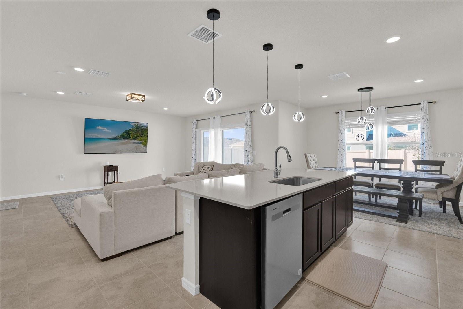 2211 LOVELY LN, DAVENPORT, FL, 33896