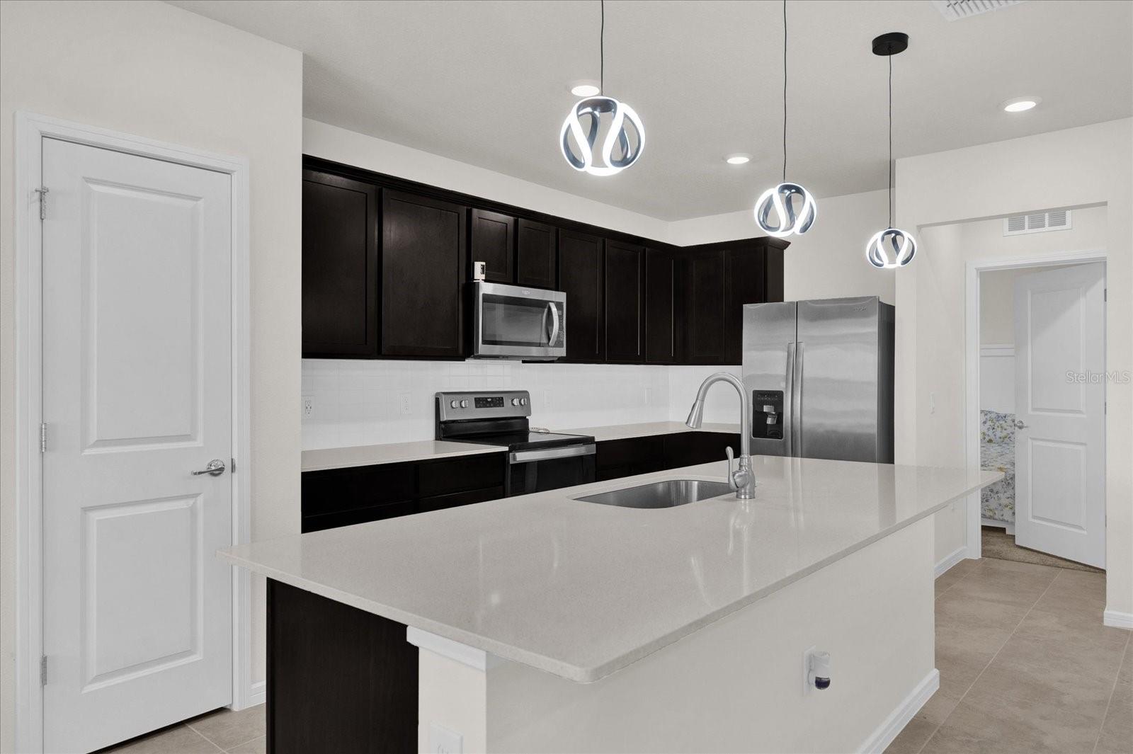 2211 LOVELY LN, DAVENPORT, FL, 33896