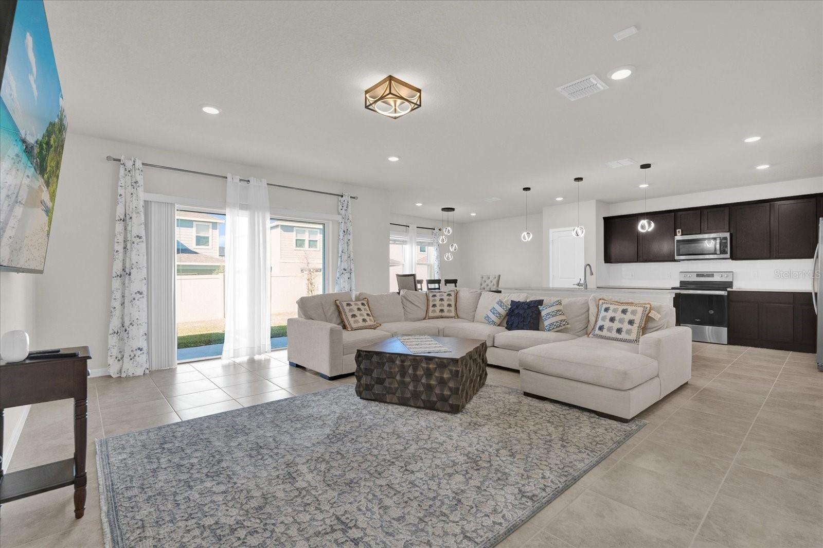 2211 LOVELY LN, DAVENPORT, FL, 33896