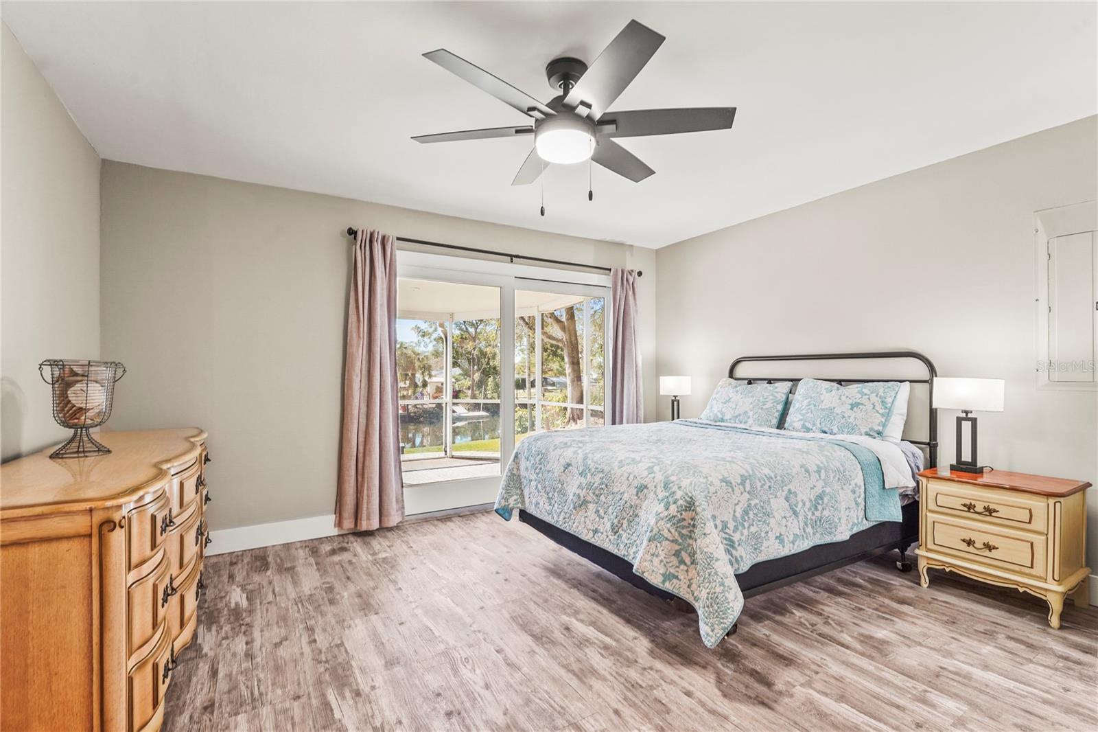 504 68TH AVENUE DR W, BRADENTON, FL, 34207