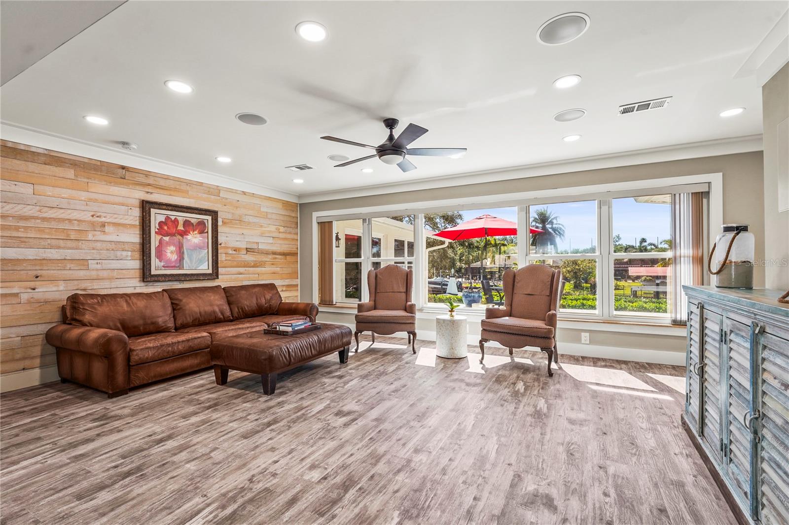 504 68TH AVENUE DR W, BRADENTON, FL, 34207