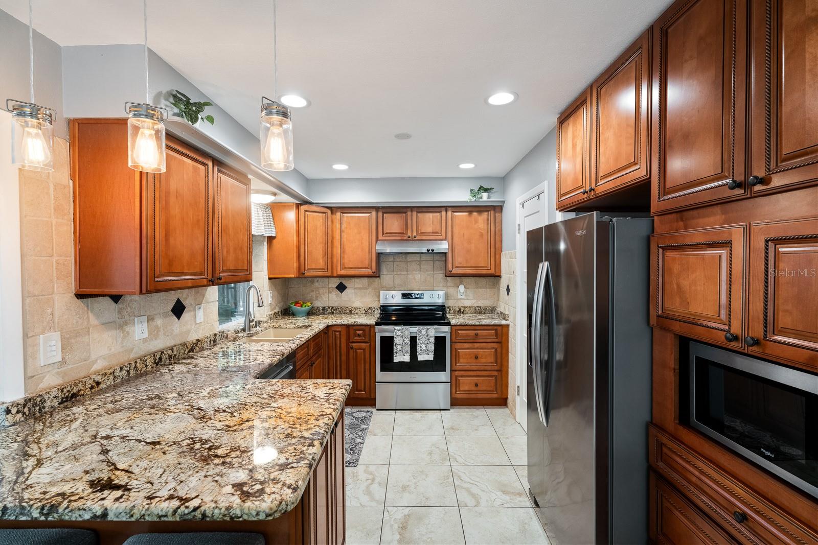 496 OAKWOOD DR, DUNEDIN, FL, 34698