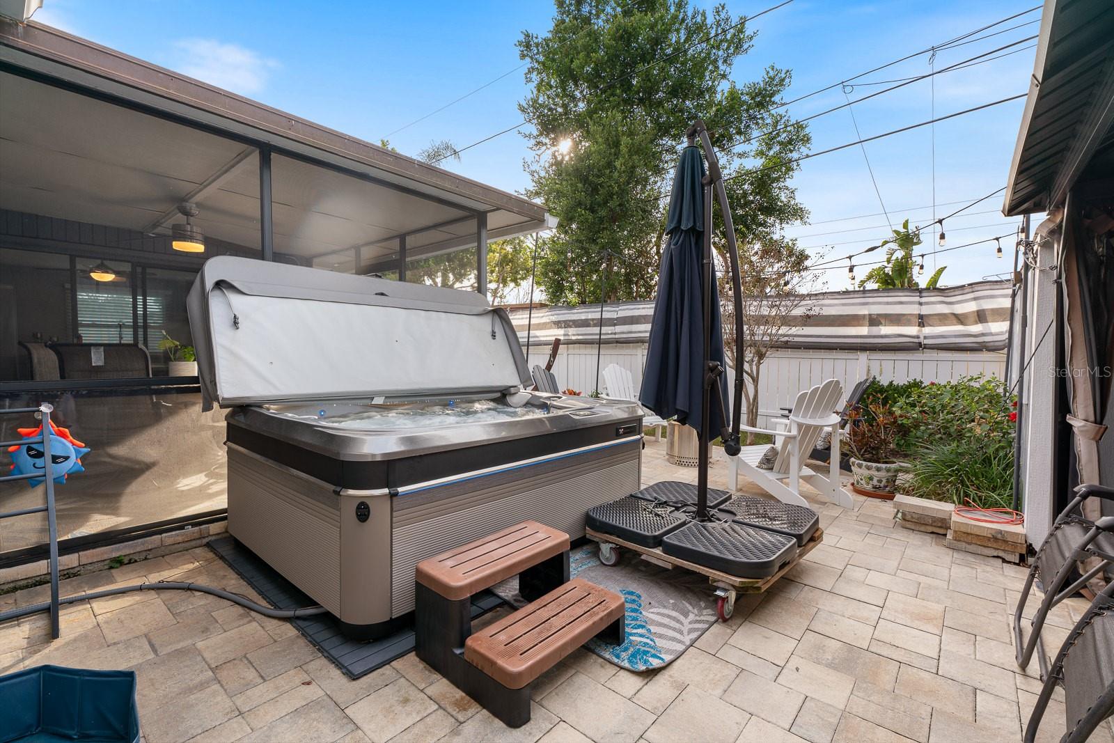 496 OAKWOOD DR, DUNEDIN, FL, 34698