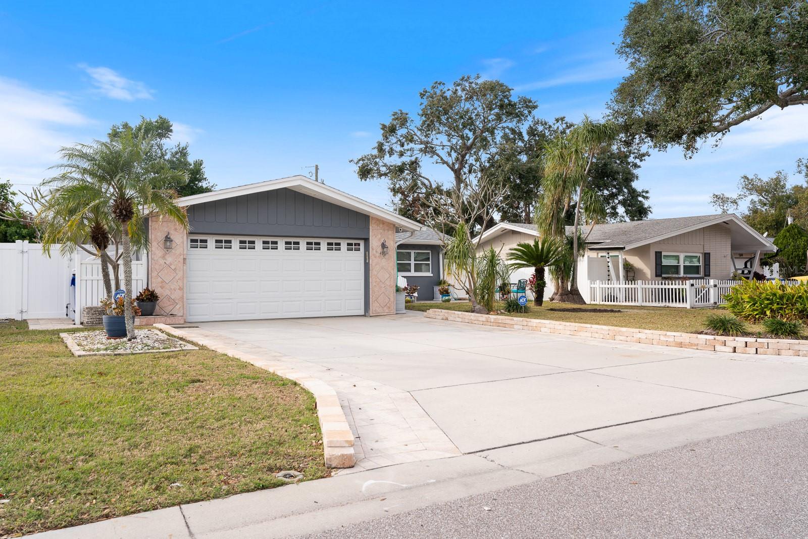 496 OAKWOOD DR, DUNEDIN, FL, 34698
