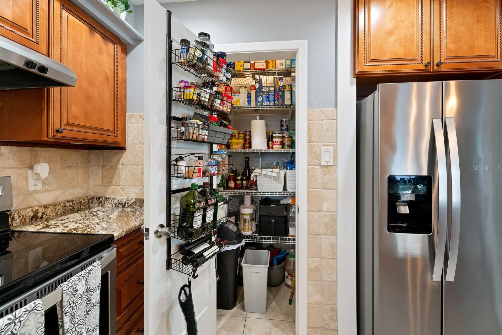 496 OAKWOOD DR, DUNEDIN, FL, 34698