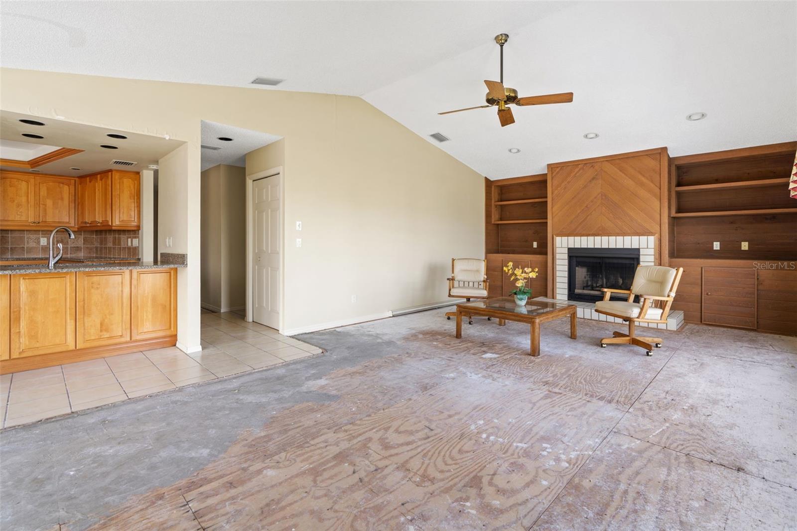 127 6TH ST E, TIERRA VERDE, FL, 33715